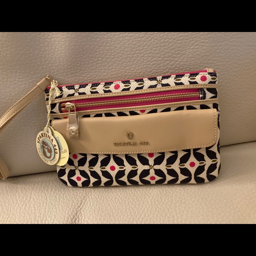 Cute and fun wristlet by spartina